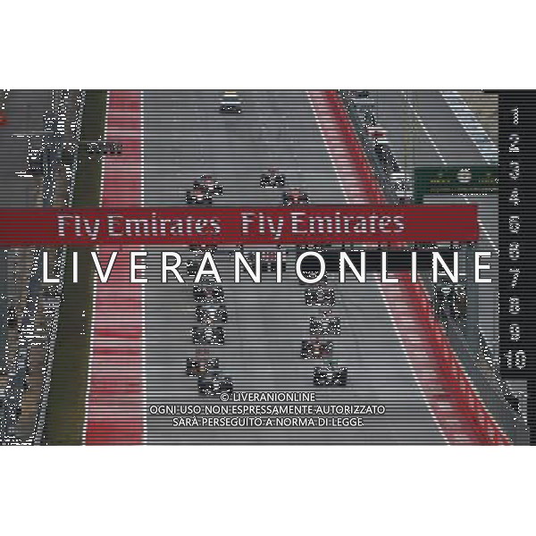 Nico Rosberg (GER) Mercedes AMG F1 W06 leads team mate Lewis Hamilton (GBR) Mercedes AMG F1 W06 at the start of the race. 25.10.2015. Formula 1 World Championship, Rd 16, United States Grand Prix, Austin, Texas, USA, Race Day. /AGENZIA ALDO LIVERANI SAS - Italy Only editorial use only