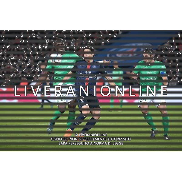 Edinson CAVANI / Florentin POGBA / Loic PERRIN - 25.10.2015 - PSG / Saint Etienne - 11eme journee Ligue 1 Photo : Nolwenn Le Gouic / Icon Sport /AGENZIA ALDO LIVERANI SAS - Italy Only editorial use only