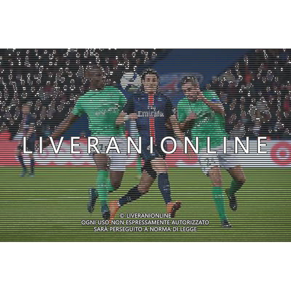 Edinson CAVANI / Florentin POGBA / Loic PERRIN - 25.10.2015 - PSG / Saint Etienne - 11eme journee Ligue 1 Photo : Nolwenn Le Gouic / Icon Sport /AGENZIA ALDO LIVERANI SAS - Italy Only editorial use only