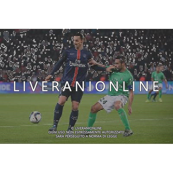 Zlatan IBRAHIMOVIC / Loic PERRIN - 25.10.2015 - PSG / Saint Etienne - 11eme journee Ligue 1 Photo : Nolwenn Le Gouic / Icon Sport /AGENZIA ALDO LIVERANI SAS - Italy Only editorial use only