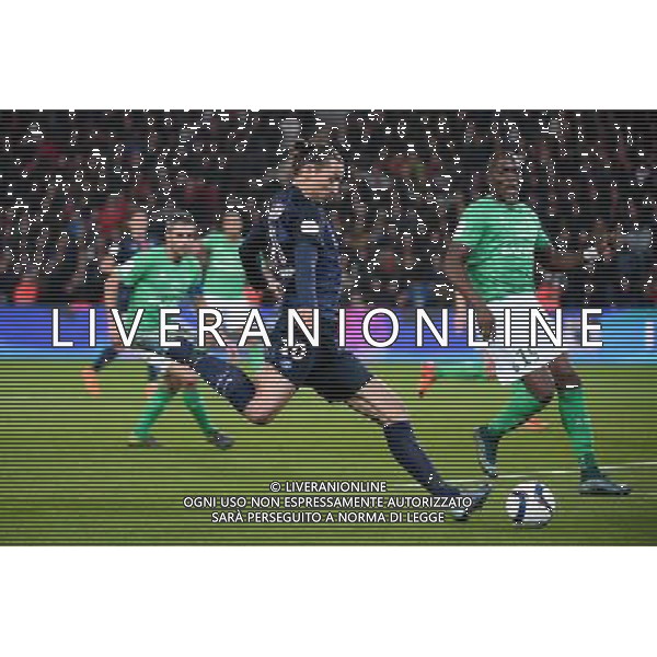 Zlatan IBRAHIMOVIC / Florentin POGBA - 25.10.2015 - PSG / Saint Etienne - 11eme journee Ligue 1 Photo : Nolwenn Le Gouic / Icon Sport /AGENZIA ALDO LIVERANI SAS - Italy Only editorial use only