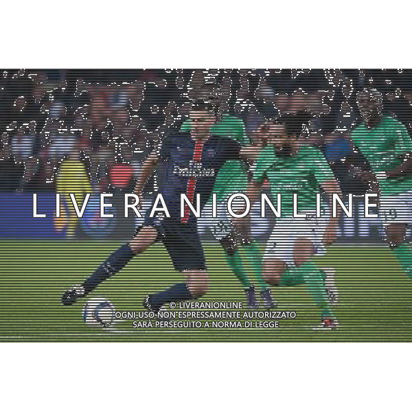 Thiago MOTTA / Benoit ASSOU EKOTTO - 25.10.2015 - PSG / Saint Etienne - 11eme journee Ligue 1 Photo : Nolwenn Le Gouic / Icon Sport /AGENZIA ALDO LIVERANI SAS - Italy Only editorial use only
