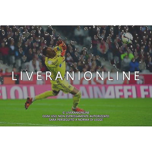Steve MANDANDA - 25.10.2015 - Lille / Marseille - 11eme journee de Ligue 1 Photo: Dave Winter / Icon Sport /AGENZIA ALDO LIVERANI SAS - Italy Only editorial use only