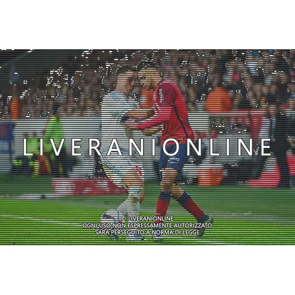 Sofiane BOUFAL / Javier MANQUILLO - 25.10.2015 - Lille / Marseille - 11eme journee de Ligue 1 Photo: Dave Winter / Icon Sport/AGENZIA ALDO LIVERANI SAS - ITALY ONLY EDITORIAL USE ONLY