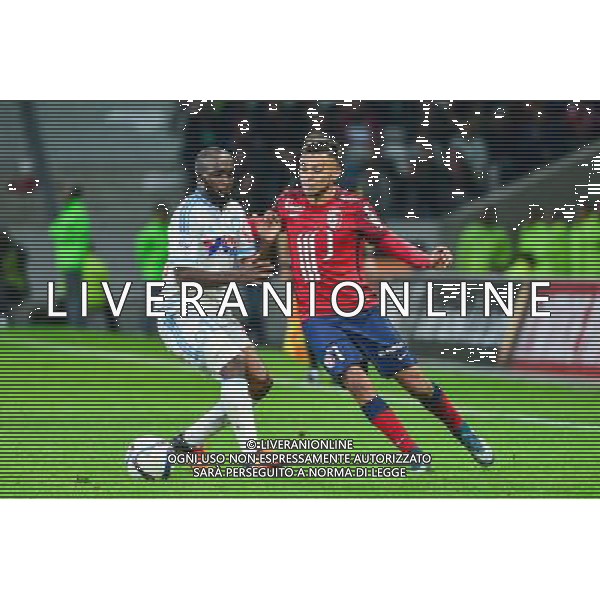 Sofiane BOUFAL / Lassana DIARRA - 25.10.2015 - Lille / Marseille - 11eme journee de Ligue 1 Photo: Dave Winter / Icon Sport/AGENZIA ALDO LIVERANI SAS - ITALY ONLY EDITORIAL USE ONLY