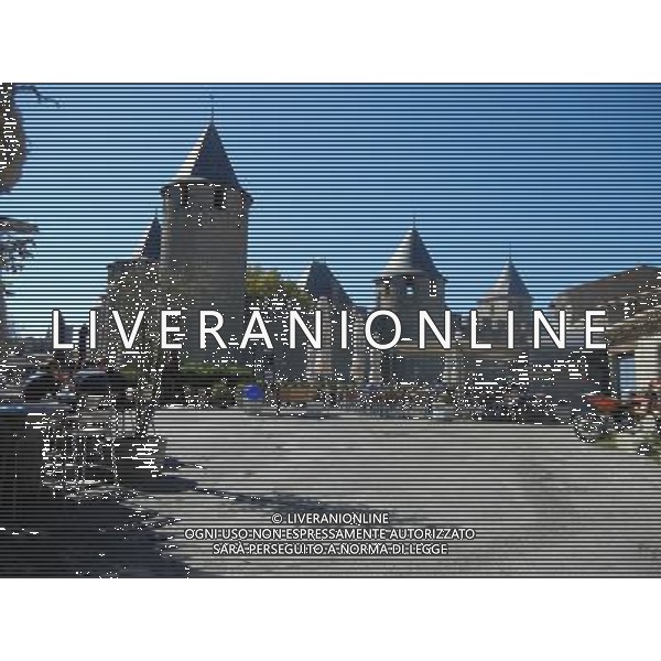 FRANCIA 2015 CARCASSONE NELLA FOTO Carcassonne  una cittˆ francese situata nel dipartimento dell\'Aude, del quale  capoluogo, nella regione della Linguadoca-Rossiglione AG ALDO LIVERANI SAS