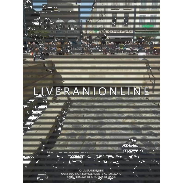 FRANCIA NARBONNE CITTA 2015 NELLA FOTO ALCUNE VEDUTE DI NARBONNE-La Via Domizia, o Via Domitia, era una antica strada romana che congiungeva la valle del Rodano con la Spagna. Fu costruita dal proconsole Gneo Domizio Enobarbo, primo governatore della Gallia Narbonensis fra il 121 a.C. ed il 117 a.C. Fu la prima strada romana ad essere costruita in Gallia e fu realizzata per scopi militari al fine di raggiungere facilmente le colonie romane della Gallia meridionale. AG ALDO LIVERANI SAS