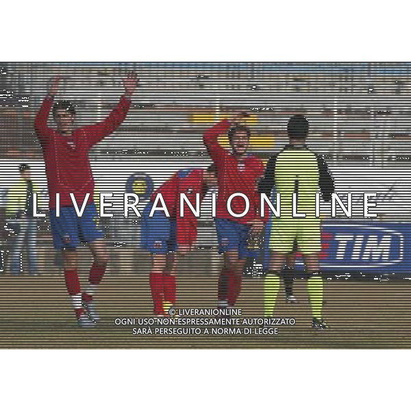 09/02/2005 PARTITA DI BENEFICENZA FRA INTER E STEAUA BUCAREST NELLA FOTO: PROTESTE GIOCATORI STEAUA FOTO BARATTINI ALEXANDRO/AG. ALDO LIVERANI