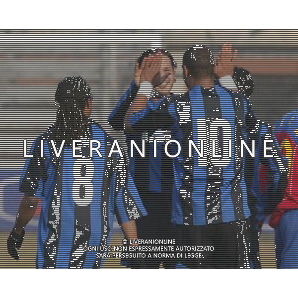 09/02/2005 PARTITA DI BENEFICENZA FRA INTER E STEAUA BUCAREST NELLA FOTO: ESULTANZA INTER FOTO BARATTINI ALEXANDRO/AG. ALDO LIVERANI