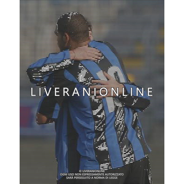 09/02/2005 PARTITA DI BENEFICENZA FRA INTER E STEAUA BUCAREST NELLA FOTO: ESULTANZA ADRIANO FOTO BARATTINI ALEXANDRO/AG. ALDO LIVERANI