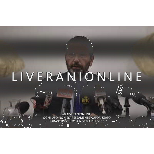 roma 30-10-2015 campidoglio conferenza stampa del Sindaco ignazio marino nella foto Ignazio Marino non  pi il sindaco di Roma. All\'indomani della decisione di ritirare le dimissioni, 26 consiglieri comunali hanno infatti firmato, davanti al notaio, le loro dimissioni. Giunta e primo cittadino sono di conseguenza decaduti. FOTO FABRIZIO CARRADETTI-AG ALDO LIVERANI SAS