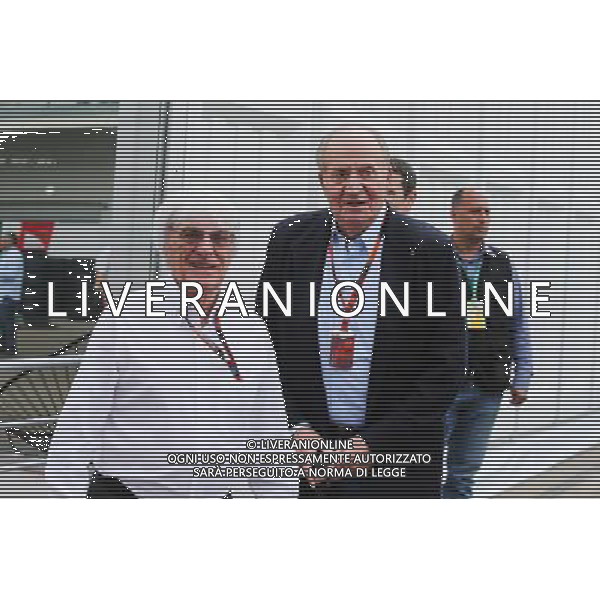 (L to R): Bernie Ecclestone (GBR) with Former Spanish King Juan Carlos. 30.10.2015. Formula 1 World Championship, Rd 17, Mexican Grand Prix, Mexixo City, Mexico, Practice Day. AG ALDO LIVERANI SAS ONLY ITALY