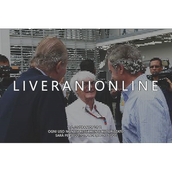 (L to R): Former Spanish King Juan Carlos with Bernie Ecclestone (GBR) and Carlos Sainz (ESP). 30.10.2015. Formula 1 World Championship, Rd 17, Mexican Grand Prix, Mexixo City, Mexico, Practice Day. AG ALDO LIVERANI SAS ONLY ITALY