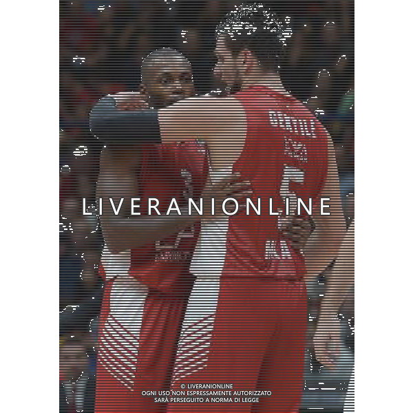 Turkish Airline Eurolega 2015/2016 Regular Season Milano - 30.10.2015 EA7 Emporio Armani Milano-Olympiacos Pireo Nella Foto:Gentile Alessandro con Lafayette Oliver /Ph.Vitez-Ag. Aldo Liverani