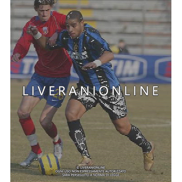 09/02/2005 PARTITA DI BENEFICENZA FRA INTER E STEAUA BUCAREST NELLA FOTO: ADRIANO E LOVIN FLORIN FOTO BARATTINI ALEXANDRO/AG. ALDO LIVERANI
