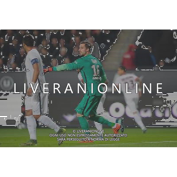 Kevin Trapp - 30.10.2015 - Rennes / PSG - 12eme journee de Ligue 1 Photo : Andre Ferreira / Icon Sport/AGENZIA ALDO LIVERANI SAS - ITALY ONLY EDITORIAL USE ONLY