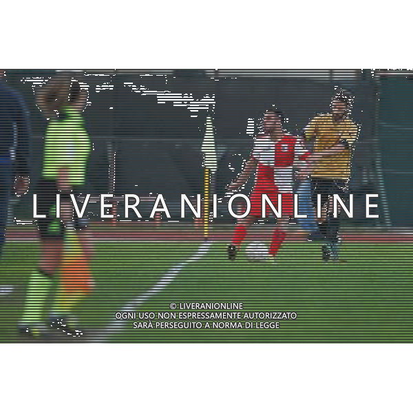 Lega Pro Girone B, Rimini vs Luchhese del 31/10/2015 nella foto, Daniele Ragatzu, trattenuto sulla fascia,, ©Claudio Zamagni/Agenzia Aldo Liverani s.a.s.