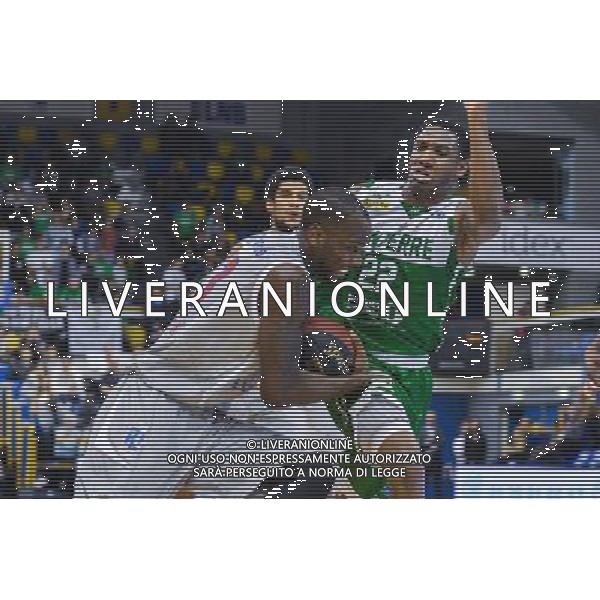 Steed Tchicamboud / Gerlad Robinson - 31.10.2015 - Paris Levallois / Nanterre - 6eme journee Pro A Photo : Anthony Dibon / Icon Sport /AGENZIA ALDO LIVERANI SAS - ITALY ONLY EDITORIAL USE ONLY
