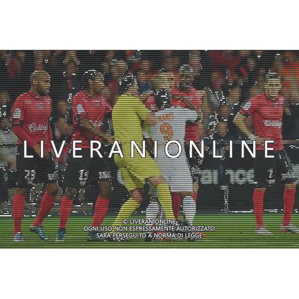 expulsion Waris Majeed / Younousse Sankhare - 31.10.2015 - Guingamp / Lorient - 12eme journee de Ligue 1 Photo : Andre Ferreira / Icon Sport /AGENZIA ALDO LIVERANI SAS - ITALY ONLY EDITORIAL USE ONLY