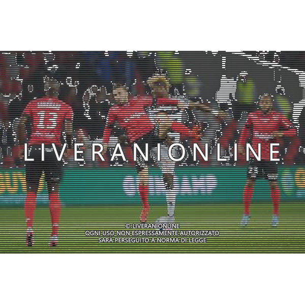 Nicolas Benezet / Ibrahim Didier Ndong - 31.10.2015 - Guingamp / Lorient - 12eme journee de Ligue 1 Photo : Andre Ferreira / Icon Sport /AGENZIA ALDO LIVERANI SAS - ITALY ONLY EDITORIAL USE ONLY