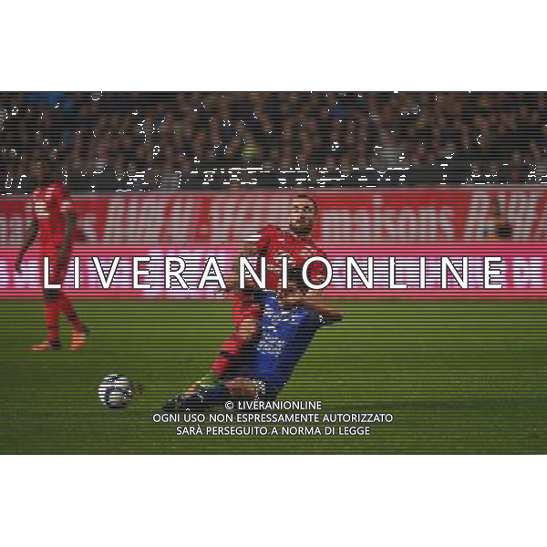 Sergi DARDER / Corentin JEAN (carton rouge) - 31.10.2015 - Troyes / Lyon -12eme journee de Ligue 1 Photo: Dave Winter / Icon Sport /AGENZIA ALDO LIVERANI SAS - ITALY ONLY EDITORIAL USE ONLY