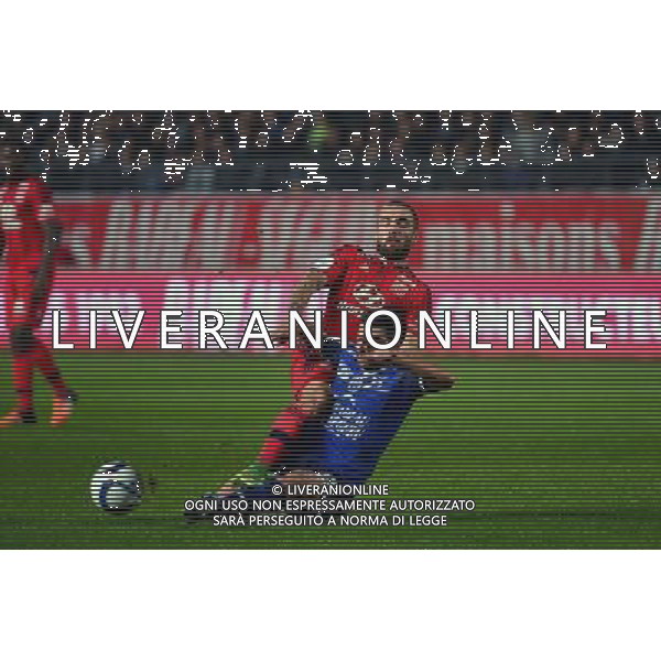 Sergi DARDER / Corentin JEAN (carton rouge) - 31.10.2015 - Troyes / Lyon -12eme journee de Ligue 1 Photo: Dave Winter / Icon Sport /AGENZIA ALDO LIVERANI SAS - ITALY ONLY EDITORIAL USE ONLY