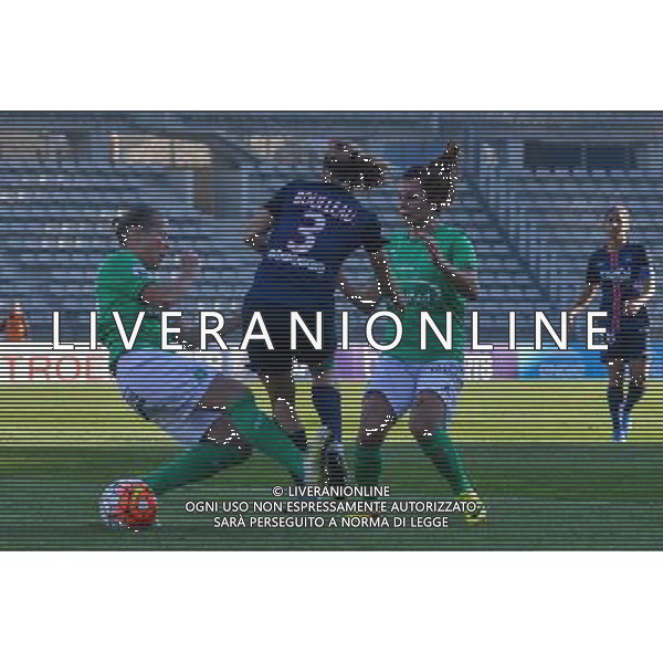Faute sur Laure Boulleau / Penalty - 01.11.2015 - PSG / Saint Etienne - 8eme journee de D1 Feminine Photo : Anthony Dibon / Icon Sport /AGENZIA ALDO LIVERANI SAS - ITALY ONLY EDITORIAL USE ONLY