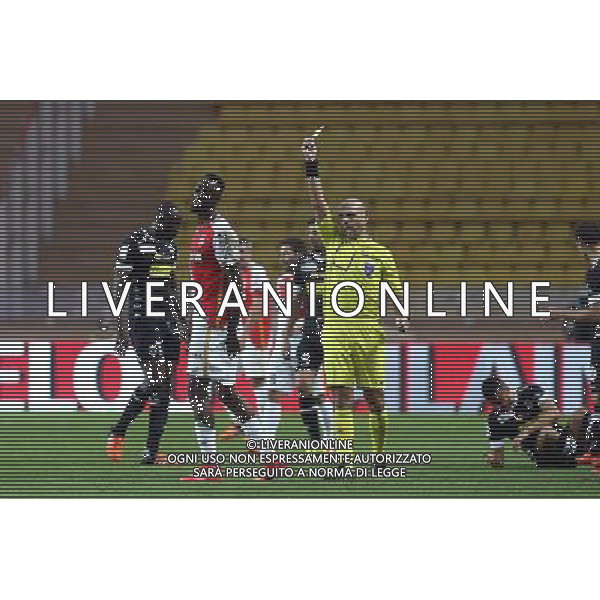 Lacina Traore / Bartolomeu Varela - 01.11.2015 - Monaco / Angers - 12eme journee de Ligue1 Photo : Serge Haouzi / Icon Sport /AGENZIA ALDO LIVERANI SAS - ITALY ONLY EDITORIAL USE ONLY