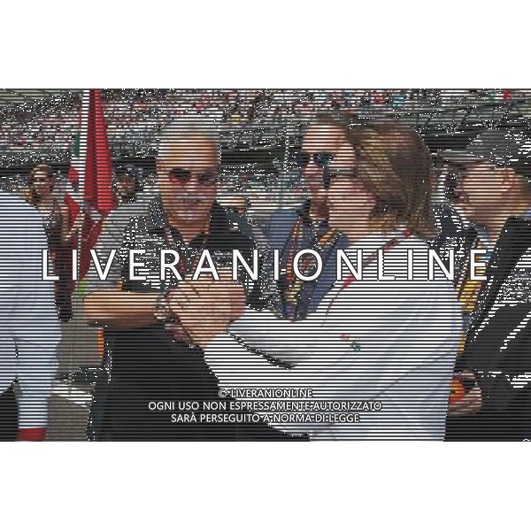 Dr. Vijay Mallya (IND) Sahara Force India F1 Team Owner with Emerson Fittipaldi (BRA) and Carlos Slim Domit (MEX) Chairman of America Movil on the grid. 01.11.2015. Formula 1 World Championship, Rd 17, Mexican Grand Prix, Mexixo City, Mexico, Race Day. AG ALDO LIVERANI SAS ONLY ITALY