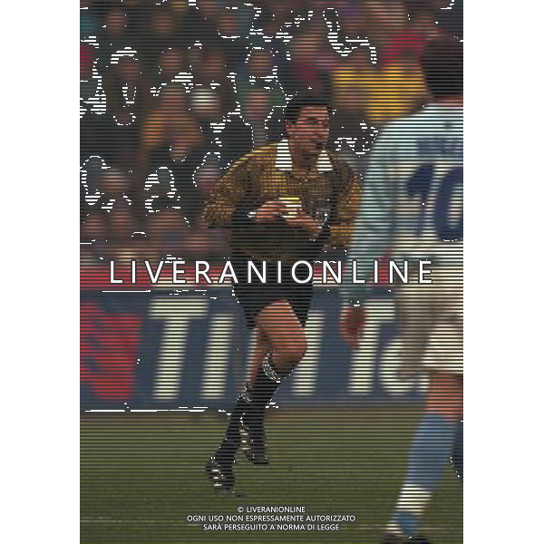 MILANO 09-12-1997 INTER RANCING STRASBURGO OTTAVI DI FINALE COPPA UEFA NELLA FOTO ARBITRO OUZOUNOV AG ALDO LIVERANI SAS