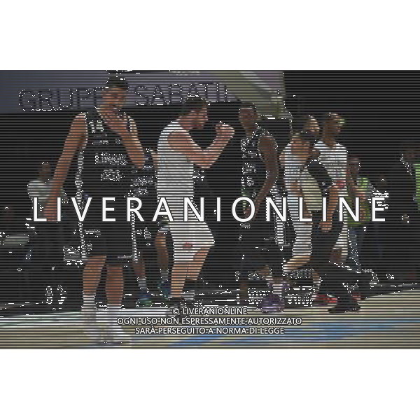 OBIETTIVO LAVORO BOLOGNA - PASTA REGGIA CASERTA CAMPIONATO BASKET SERIE A 02 NOVEMBRE 2015 NELLA FOTO ESULTANZA FINALE ©OPTIMA/AGENZIA ALDO LIVERANI SAS
