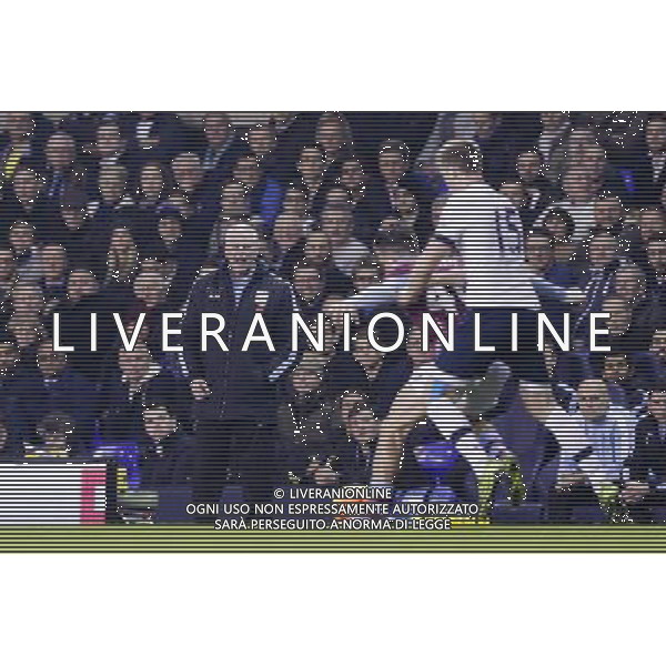 Aston Villa caretaker manager Kevin MacDonald shouts instructions to his team from the dug-out Photographer Craig Mercer/CameraSport Football - Barclays Premiership - Tottenham Hotspur v Aston Villa - Monday 2nd November 2015 - White Hart Lane - London © CameraSport - 43 Linden Ave. Countesthorpe. Leicester. England. LE8 5PG - Tel: +44 (0) 116 277 4147 - admin@camerasport.com - www.camerasport.com /AGENZIA ALDO LIVERANI SAS - italy only editorial use only