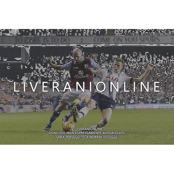 Tottenham Hotspur\'s Eric Dier dives in for a challenge on Aston Villa\'s Alan Hutton Photographer Craig Mercer/CameraSport Football - Barclays Premiership - Tottenham Hotspur v Aston Villa - Monday 2nd November 2015 - White Hart Lane - London © CameraSport - 43 Linden Ave. Countesthorpe. Leicester. England. LE8 5PG - Tel: +44 (0) 116 277 4147 - admin@camerasport.com - www.camerasport.com /AGENZIA ALDO LIVERANI SAS - italy only editorial use only