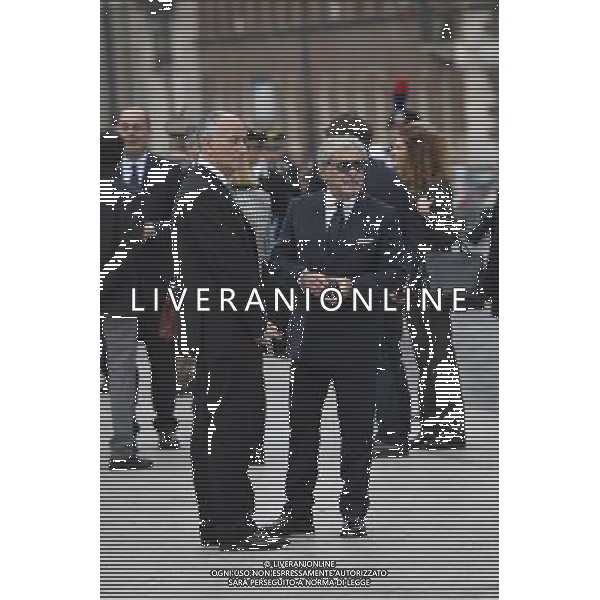 Commemorazioni ufficiali di deposizione di corona di alloro sulla Tomba del Milite Ignoto all\'Altare della Patria nella Giornata delle Forze Armate a Roma 04 novembre 2015 nella foto Franco Gabrielli e Nicolo\' Marcello D\'angelo Questore di Roma ©Corradetti/Agenzia Aldo Liverani S.a.s.