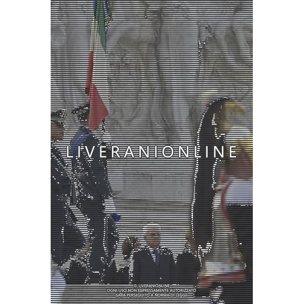 Commemorazioni ufficiali di deposizione di corona di alloro sulla Tomba del Milite Ignoto all\'Altare della Patria nella Giornata delle Forze Armate a Roma 04 novembre 2015 nella foto Sergio Mattarella ©Corradetti/Agenzia Aldo Liverani S.a.s.