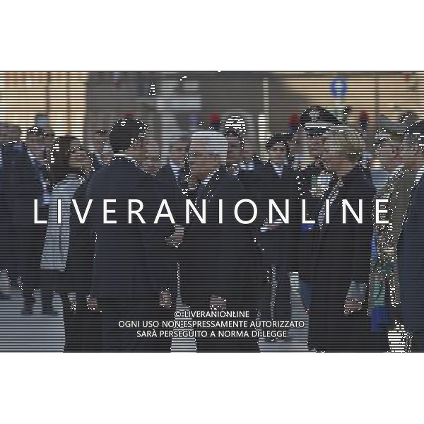 Commemorazioni ufficiali di deposizione di corona di alloro sulla Tomba del Milite Ignoto all\'Altare della Patria nella Giornata delle Forze Armate a Roma 04 novembre 2015 nella foto Matteo Renzi, Sergio Mattarella, Laura Boldrini e Roberta Pinotti ©Corradetti/Agenzia Aldo Liverani S.a.s.