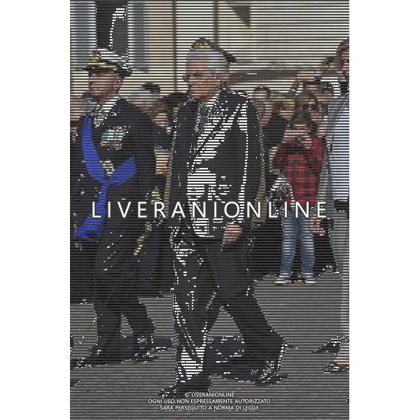 Commemorazioni ufficiali di deposizione di corona di alloro sulla Tomba del Milite Ignoto all\'Altare della Patria nella Giornata delle Forze Armate a Roma 04 novembre 2015 nella foto Sergio Mattarella ©Corradetti/Agenzia Aldo Liverani S.a.s.