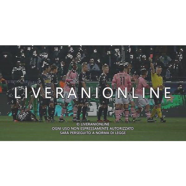 firo FuÃŸball,Fussball, 03.11.2015 Champions League , Saison 2015/2016 VFL Borussia MÃ¶nchengladbach - Juventus Turin 1:1 rote KArte Hernanes von Schiedsrichter BjÃ¶rn Kuipers . $worldrightsEs gelten unsere AGB, einsehbar auf - espulsione - cartellino rosso www.firosportphoto.de copyright by firo sportphoto: /Agenzia Aldo Liverani S.a.s. - ITALY ONLY EDITORIAL USE ONLY