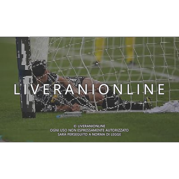 firo FuÃŸball,Fussball, 03.11.2015 Champions League , Saison 2015/2016 VFL Borussia MÃ¶nchengladbach - Juventus Turin 1:1 LArs Stindl enttÃ¤uscht im Tornetz EnttÃ¤uschung nach Torchance $worldrightsEs gelten unsere AGB, einsehbar auf www.firosportphoto.de copyright by firo sportphoto: /Agenzia Aldo Liverani S.a.s. - ITALY ONLY EDITORIAL USE ONLY