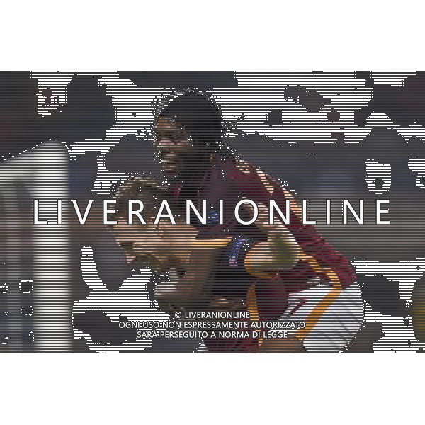 Roma - 04/11/2015 - Stadio Olimpico - Uefa Champions League 2015/2016 - Gruppo E - AS Roma vs Bayer Leverkusen - nella foto: esultanza di Edin Dzeko e Gervinho / Ph Fabrizio Corradetti - Ag. Aldo Liverani sas /Agenzia Aldo Liverani S.a.s.