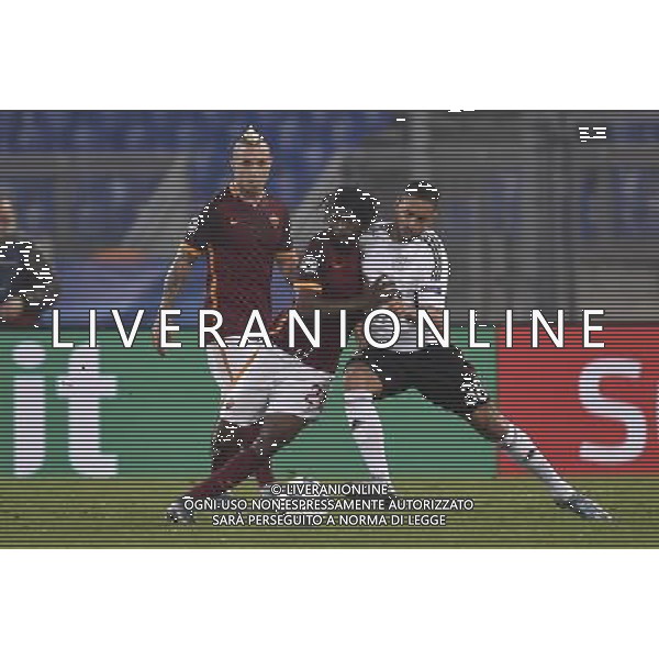 Roma - 04/11/2015 - Stadio Olimpico - Uefa Champions League 2015/2016 - Gruppo E - AS Roma vs Bayer Leverkusen - nella foto: Gervinho e Karim Bellarabi / Ph Fabrizio Corradetti - Ag. Aldo Liverani sas /Agenzia Aldo Liverani S.a.s.