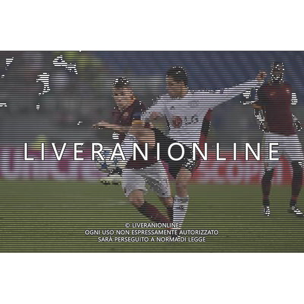 Roma - 04/11/2015 - Stadio Olimpico - Uefa Champions League 2015/2016 - Gruppo E - AS Roma vs Bayer Leverkusen - nella foto: Lucas Digne e Javier Hernandez / Ph Fabrizio Corradetti - Ag. Aldo Liverani sas /Agenzia Aldo Liverani S.a.s.