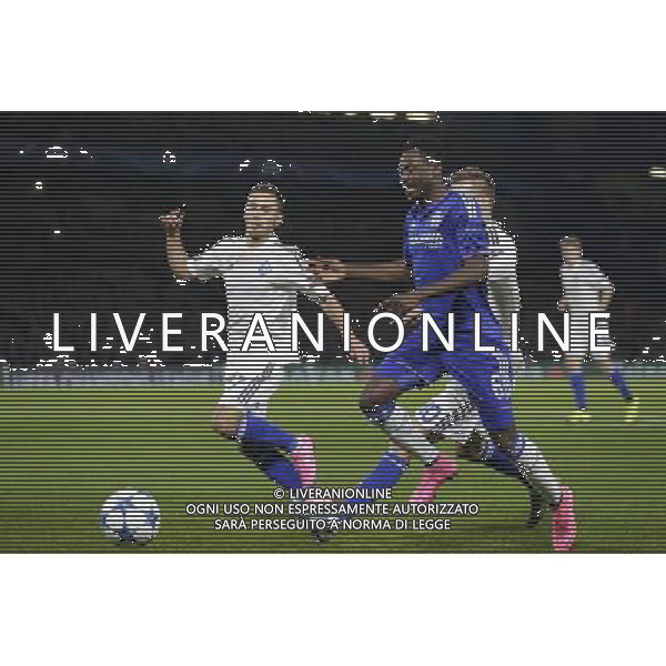 Chelsea\'s Baba Rahman under pressure from Dynamo Kyiv\'s Andriy Yarmolenko Photographer Craig Mercer/CameraSport Football - UEFA Champions League Group G - Chelsea v Dynamo Kiev - Wednesday 4th November 2015 - Stamford Bridge - London - Â© CameraSport - 43 Linden Ave. Countesthorpe. Leicester. England. LE8 5PG - Tel: +44 (0) 116 277 4147 - admin@camerasport.com - www.camerasport.com /Agenzia Aldo Liverani S.a.s. - ITALY ONLY EDITORIAL USE ONLY