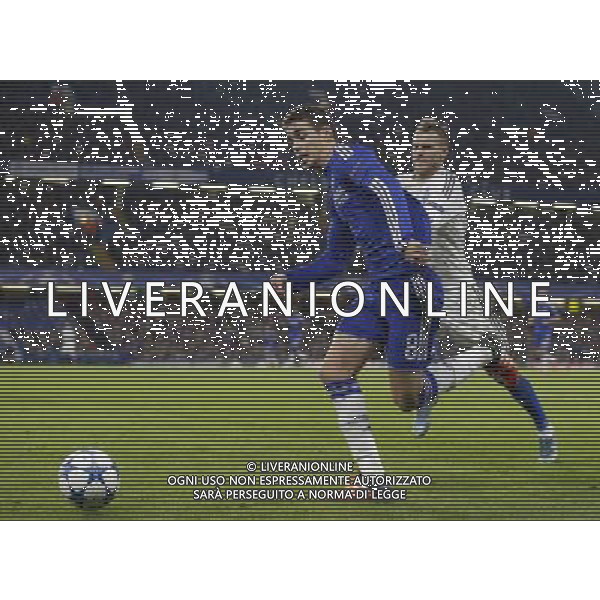 Chelsea\'s Oscar holds off the challenge from Dynamo Kyiv\'s Andriy Yarmolenko Photographer Craig Mercer/CameraSport Football - UEFA Champions League Group G - Chelsea v Dynamo Kiev - Wednesday 4th November 2015 - Stamford Bridge - London - Â© CameraSport - 43 Linden Ave. Countesthorpe. Leicester. England. LE8 5PG - Tel: +44 (0) 116 277 4147 - admin@camerasport.com - www.camerasport.com /Agenzia Aldo Liverani S.a.s. - ITALY ONLY EDITORIAL USE ONLY