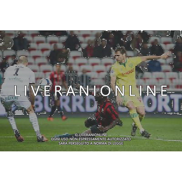 Alexandre Mendy / Remy Riou / Lorik Cana - 04.11.2015 - Nice / Nantes - Match en Retard - 9eme journee de Ligue 1 Photo : Serge Haouzi / Icon Sport /Agenzia Aldo Liverani S.a.s. - ITALY ONLY EDITORIAL USE ONLY
