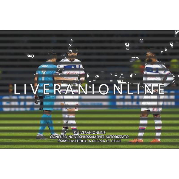 CHANGEMENT DE CAPITAINE / Maxime GONALONS / Alexandre LACAZETTE - 04.11.2015 - Lyon / Zenith St Petersbourg - Champions League Photo : Jean Paul Thomas / Icon Sport /Agenzia Aldo Liverani S.a.s. - ITALY ONLY EDITORIAL USE ONLY