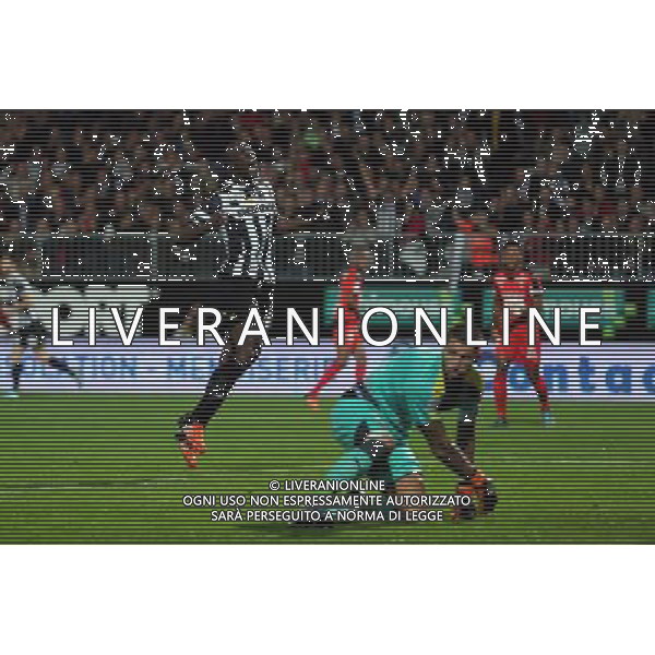Cheikh NDOYE / Benoit COSTIL - 06.11.2015 - Angers / Rennes - 13eme journee de Ligue 1 Photo : Vincent Michel / Icon Sport /Agenzia Aldo Liverani S.a.s. - ITALY ONLY EDITORIAL USE ONLY