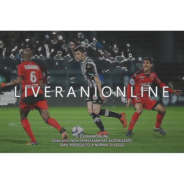 Thomas MANGANI - 06.11.2015 - Angers / Rennes - 13eme journee de Ligue 1 Photo : Vincent Michel / Icon Sport / AGENZIA ALDO LIVERANI SAS - italy only editorial use only