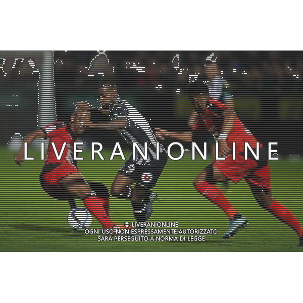 Abdoul Razzagui CAMARA / Gelson FERNANDES et Steven MOREIRA - 06.11.2015 - Angers / Rennes - 13eme journee de Ligue 1 Photo : Vincent Michel / Icon Sport / AGENZIA ALDO LIVERANI SAS - italy only editorial use only