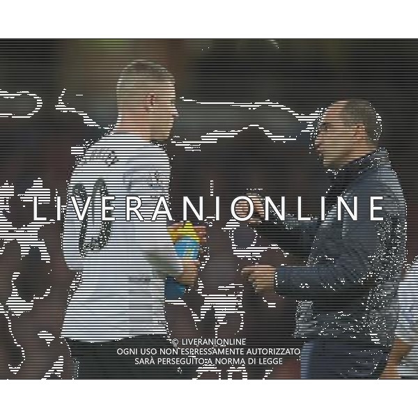 Everton manager Roberto Mart’nez having words with Everton\'s Ross Barkley Photographer Kieran Galvin/CameraSport Football - Barclays Premiership - West Ham United v Everton - Saturday 7th November 2015 - Boleyn Ground - London © CameraSport - 43 Linden Ave. Countesthorpe. Leicester. England. LE8 5PG - Tel: +44 (0) 116 277 4147 - admin@camerasport.com - www.camerasport.com AG ALDO LIVERANI SAS ONLY ITALY